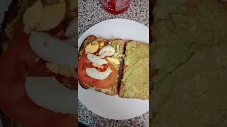 healthy avocado egg toast recipy#shorts #canadalife #canada #youtubeshorts #food #foodlover #foodie