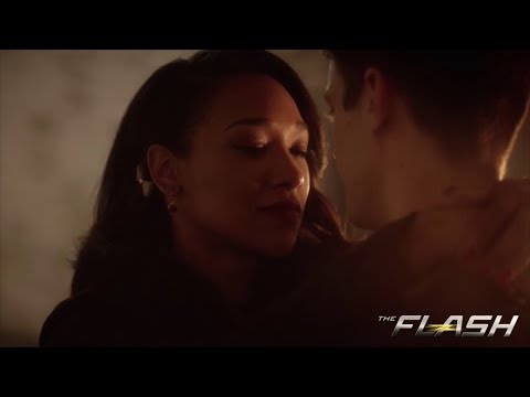 Flash: Barry Surprises Iris