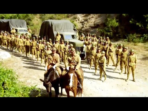 Japanese troops were crossing the road, one against a hundred.