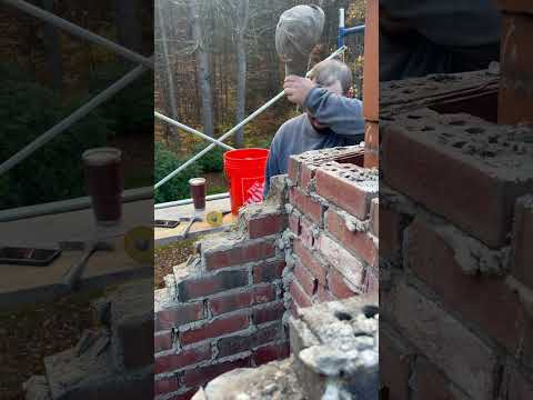 Look how easily this chimney came apart! #scary #construction #masonry #brick #brickwork #crumbling