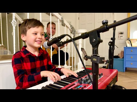 Feliz Navidad - 5-year-old Leo Protsenko amazed everyone