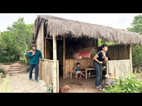 Love and sacrifice: A man climbs a mountain to pick medicinal herbs to cure a single mother's illnes