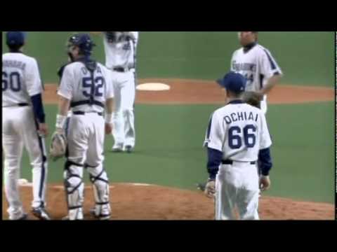 河原純一 本拠地最終戦で登板 落合監督とマウンドで握手 2011/10/19