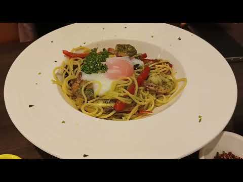 Tamago-EN ~ Salmon flake fried rice & Prawn Pesto Pasta