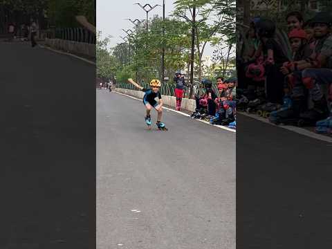 Starting walk and running  #tranding #skating #skatingskating #inshort #skater #publicreaction