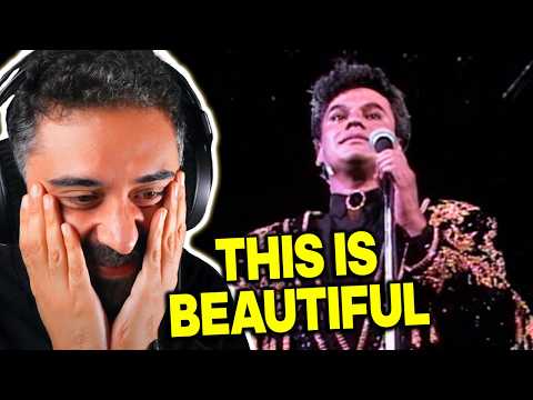 Arab Man Reacts to Juan Gabriel - Inocente Pobre Amigo (En Vivo) | REACTION