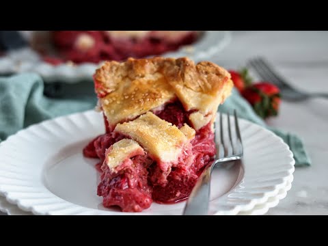 Discover the Best Gluten-Free Strawberry Rhubarb Pie!