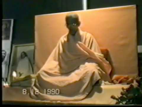 Swami Chidananda (DLS) talks at a retreat in Paris on 8/9th Dec 1990