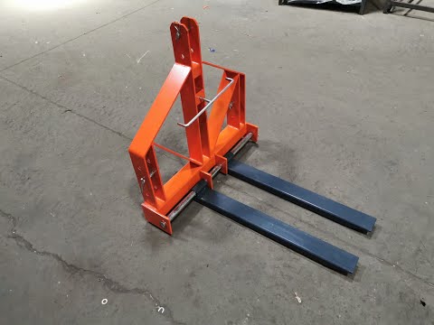 tractor three point pallet forks ,fork width adjustable and forks are  foldable loading capacity 700