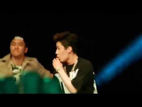 [HD Fancam] 140517 Henry - Holiday [Singapore E-Awards 2014]