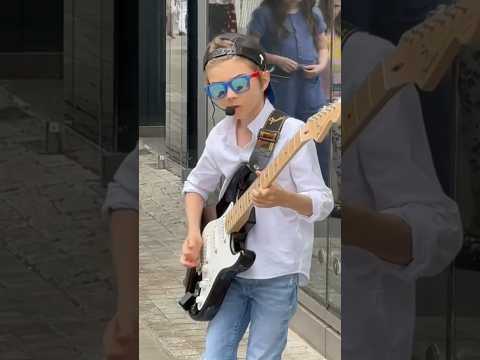 Another Brick In The Wall - Pink Floyd #rocknroll #rock #busking #young #talent #crowd #classic #leo