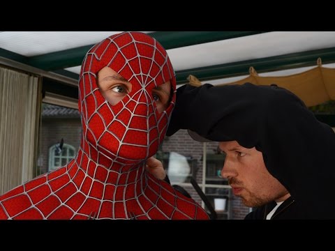 Spider-Man Getting Ready - Movie Costume Replica