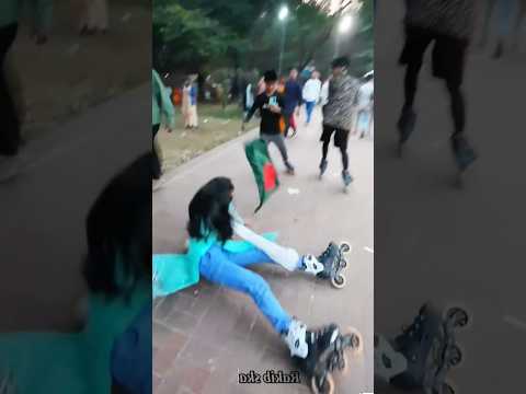 skating lover #1000subscriber @anahita5 #skater #trending #skating #shorts #youtubeshorts #fyp #1k