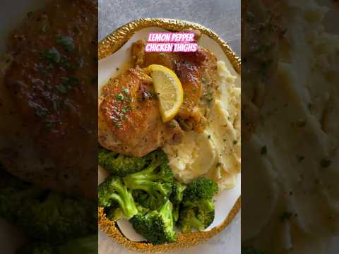 Full recipe is on my channel 🥰 #bakedchicken #chickenrecipes #chickendinner #chickenthighrecipes