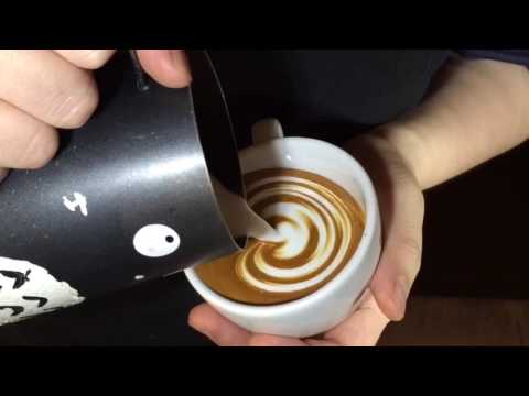 Latte art slow rosetta