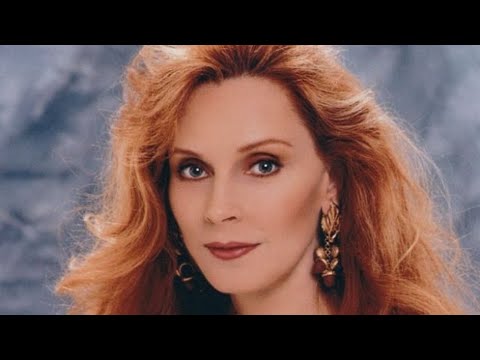 SEXY PHOTOS OF GATES MCFADDEN