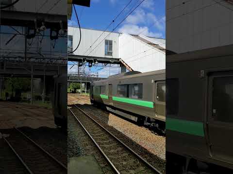 【快速エアポート80号】駅を通過する733系エアポート号【サウB-3107+B-3207編成】