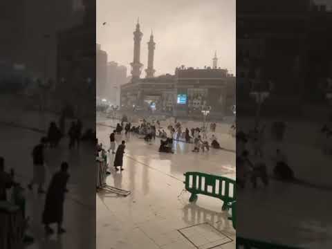 Khana E Kaba | Raining in Makkah |  #mecca #makkah #raining #umrah #shortsvideo #madina #karbala #1