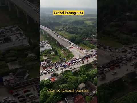 pantauan lalu lintas exit tol parungkuda terlihat padat dan macet video dari @sukabumiface4330