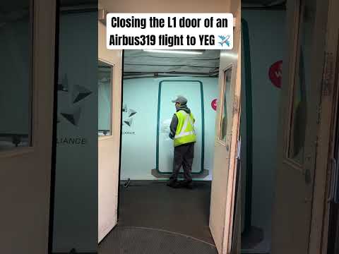 Closing the L1 door of an Airbus319 flight to YEG ✈️ #airport #airbus #door #aviation