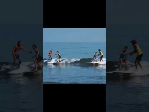 Party wave at Vans Duct Tape 2022 with Kaniela, Tosh, Jules and Andy #surfing #nobodysurf