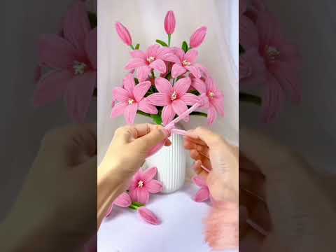 Handmade diy pipe cleaner flower tutorial #handmade #diy #flowers #gift #craft #handmadegifts #handm