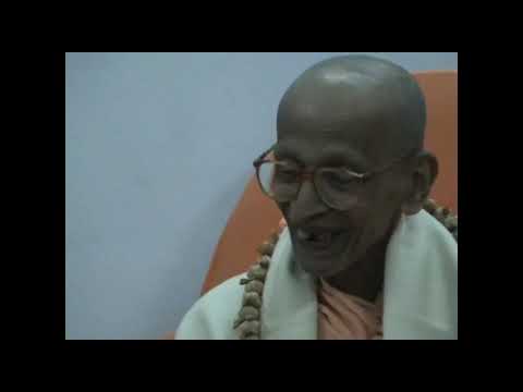 Swami Chidananda and Swami Bhaskarananda meet in Dehradun in  April 2004