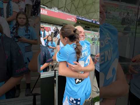 👋🩵 Kaitlyn Torpey 🥰 A familiar face supporting the girls in their #MelbDerby win.