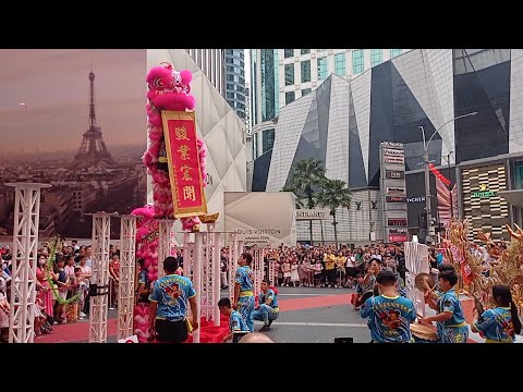 Acrobatic Lion Dance at Pavilion KL