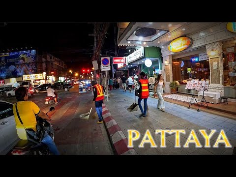 Pattaya at night ,Traffic lights, Soi Buakao & Soi 7