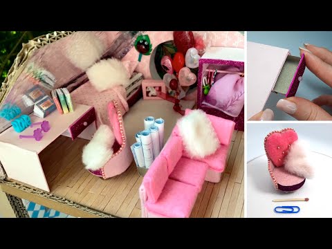 DIY Cardboard dollhouse. Bedroom, living room and office for the doll. #dollhouse