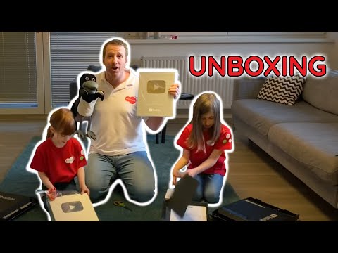 Unboxing with kids | Learn English At home with Steve and Maggie