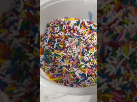 sprinkles asmr so satisfying #baking #birthdaycake #asmr #cupcakes #fyp #viralshort #trending