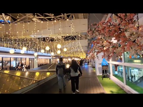 Global Mall Beautiful Christmas lights Display2024 Inside to  Banqiao station New Taipie City Taiwan