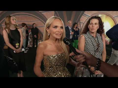 Wicked LA Dorothy Chandler Pavilion Premiere - itw Kristen Chenoweth (Official video)