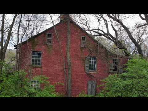 Abandoned Mansion Adventure in the woods