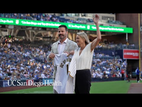 Padres CEO Honors UC San Diego Health CEO for U.S. News & World Report 2024-25 Rankings