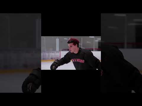 Teaching @yungblud how to play hockey on Carpool Karaoke