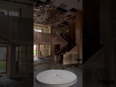 We weren’t alone inside this abandoned hotel! 😳 -New Jersey-