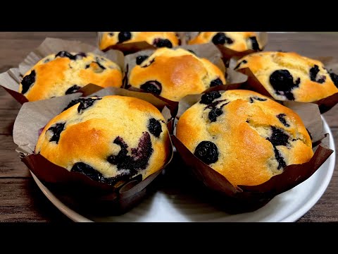 A Blueberry Muffin Recipe You Will Want to Make Every Day! So Easy and Delicious