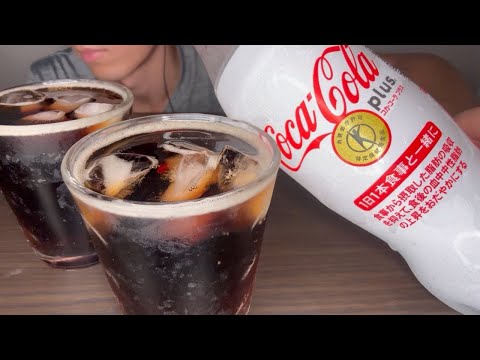 ASMR COCA COLA PLUS DRINKING SOUNDS コカコーラプラスを飲む音