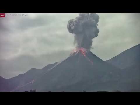 Nov 16, 2024: Lava Spotted on South Side of Santiaguito Volcano, Guatemala