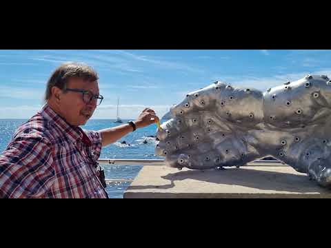 Neue Skulptur von Amparo Sard in Cala Ratjada. 28.09.22