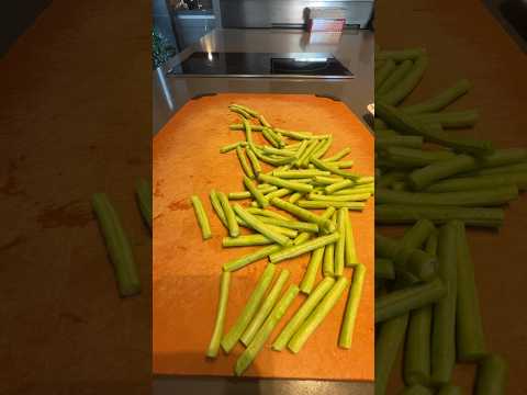 ASMR💥CUTTING VEGETABLES #cuttingsounds #cuttingvegetable #stringbeans #eggplant #shorts