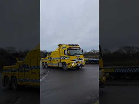 Alpha Truck Rescue NJ19 JFA Truck Returning Back Into To Cramlington Depot! 🚚💛💙