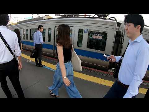 朝の通勤電車の発車トラブルで駅員さん二人が思わず叫ぶ 小田急江ノ島線