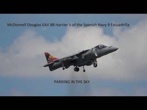 Air parking Harrier of the Spanish Navy