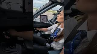 立陶宛女機師空巴320起飛視角 #shorts  #女飛機師 #pilot