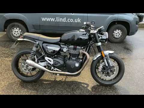 Triumph Speed twin 1200 finished in Jet Black