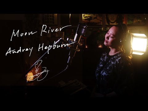 Moon River / Audrey Hepburn  Unplugged cover by Ai Ninomiya